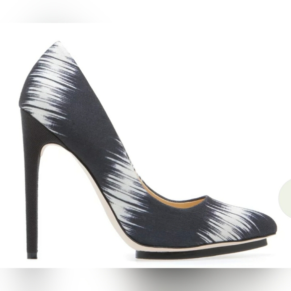 GX by GWEN STEPHANIE Heels. Sz 7.5 - Picture 5 of 12